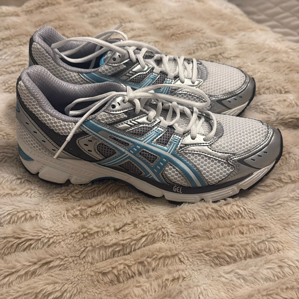 Asic’s women’s size 10